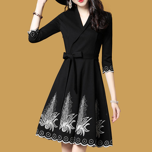 Elegant A-line dress embroidered Amarae ladies