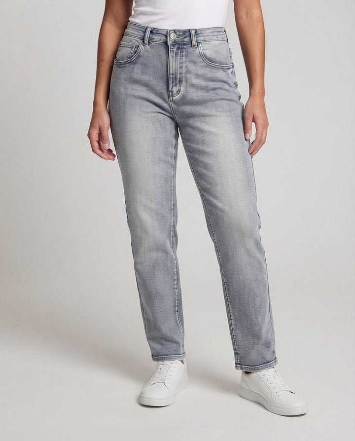Women Straight Cut High-Waist Denim Jeans with Soft Used Wash Amarae