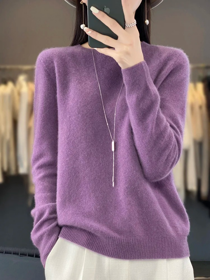 Chic Und Stil | Women's Round Neck Soft Elegant Knit Sweater