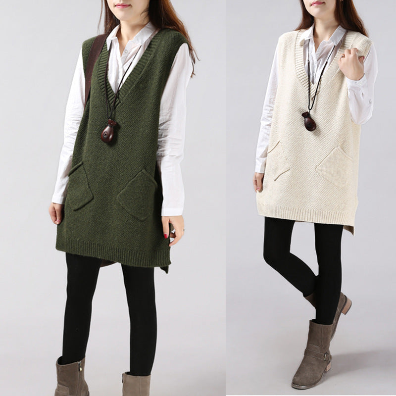 Knitted cardigan for women with V-neck and patch pockets Lune London