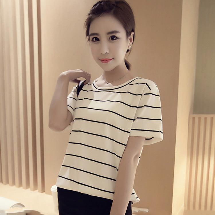 Women's striped T-shirt with short sleeves and a casual fit Lune London