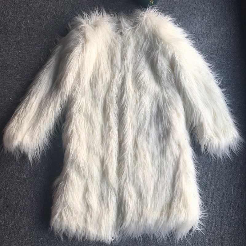 Ladies Long Fluffy Coat in Faux Fur Amarae