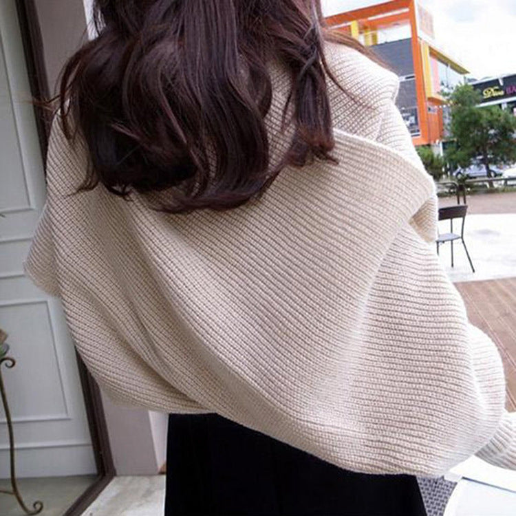 Knitted scarf for women with a stylish design and comfortable wear Lune Londonl