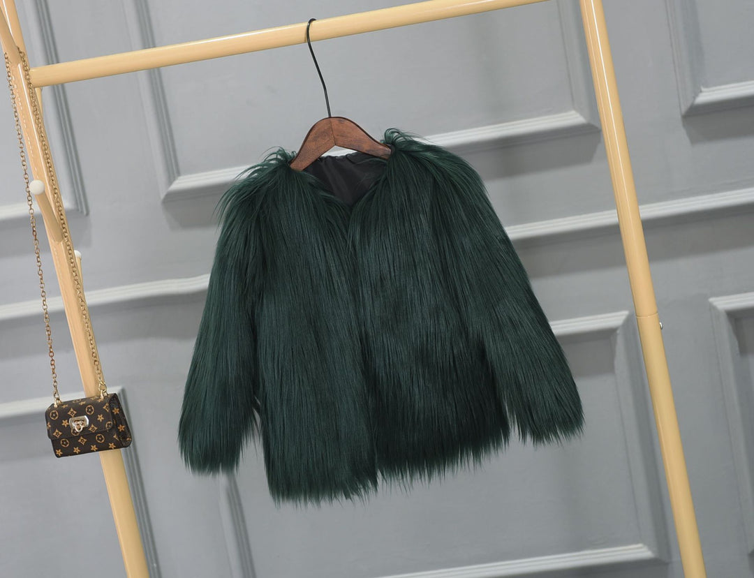 Ladies Luxurious Faux Fur Jacket with Voluminous Collar Lune London