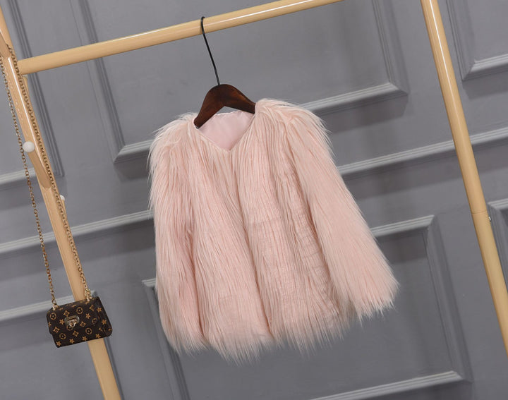 Ladies Luxurious Faux Fur Jacket with Voluminous Collar Lune London