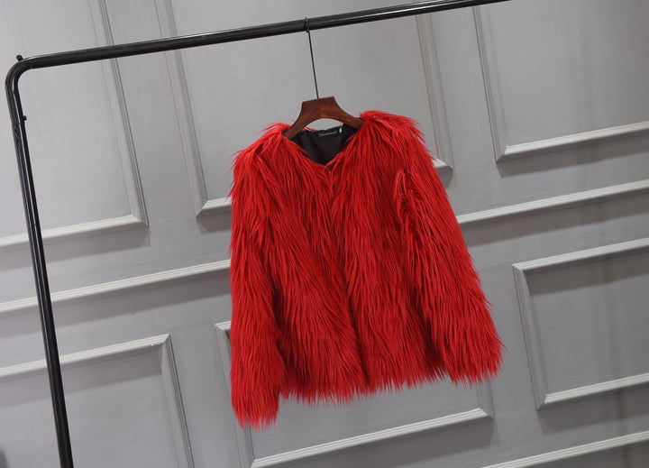 Ladies Luxurious Faux Fur Jacket with Voluminous Collar Lune London