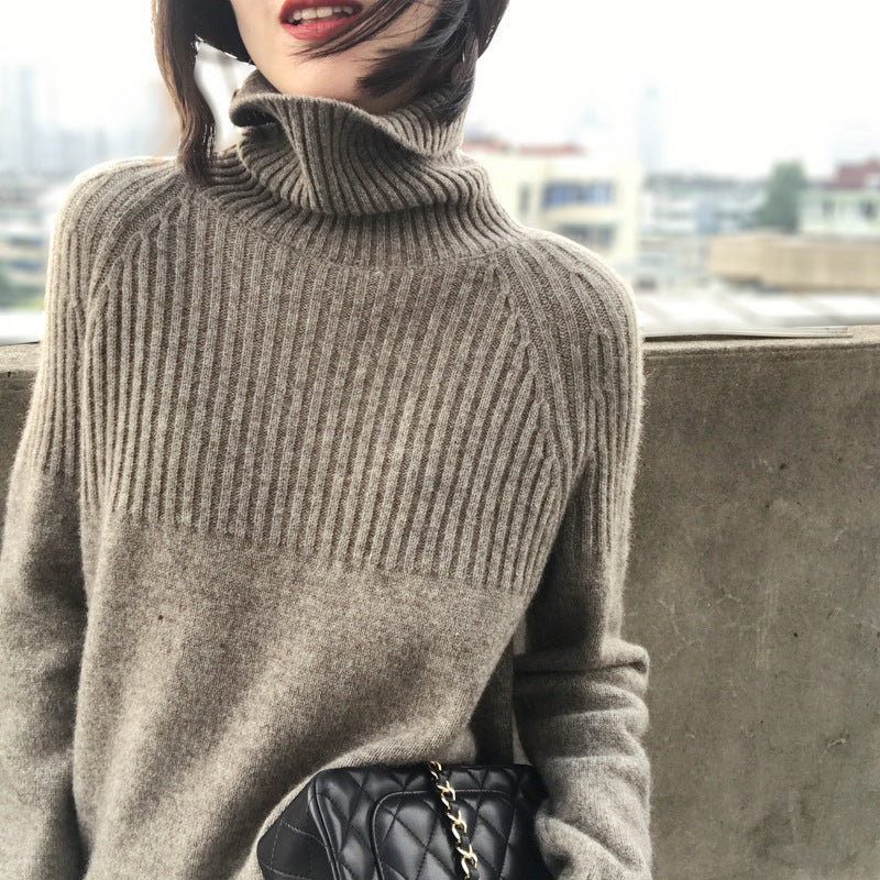 Pull en tricot pour femmes avec col montant et texture côtelée Chic & Stil