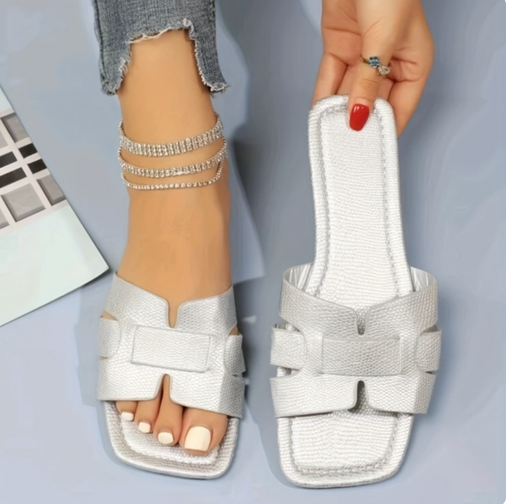 Lune London | Beach Flip-Flops
