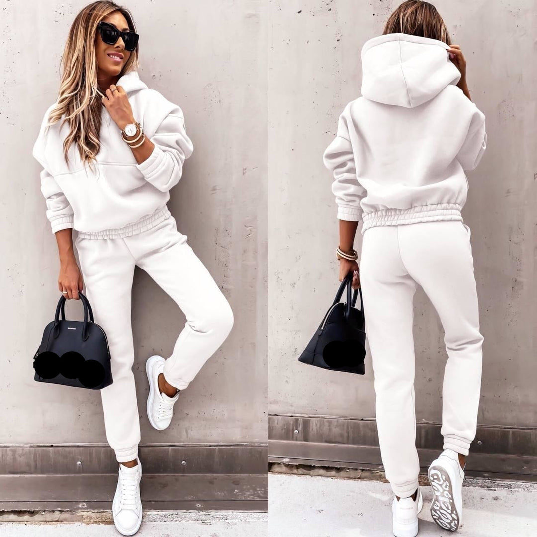 Chic Und Stil | Trendy Tracksuit Stylish & Comfortable