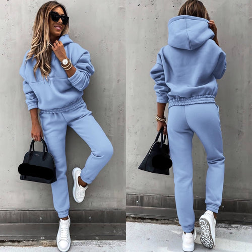 Chic Und Stil | Trendy Tracksuit Stylish & Comfortable