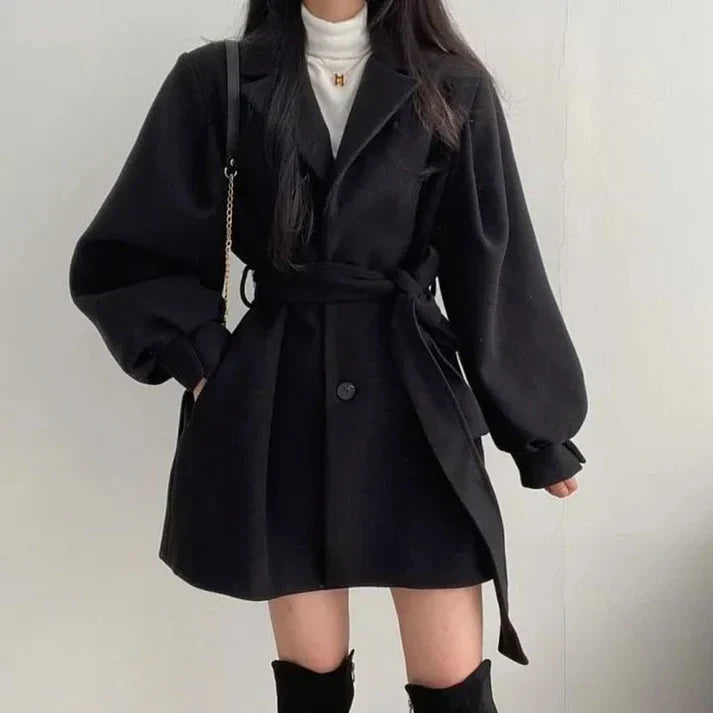 Lune London | More elegant, figure-hugging women's coat
