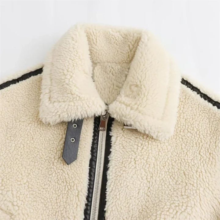 Lune London | Warm and soft Sherpa jacket with collar and zipper for winter