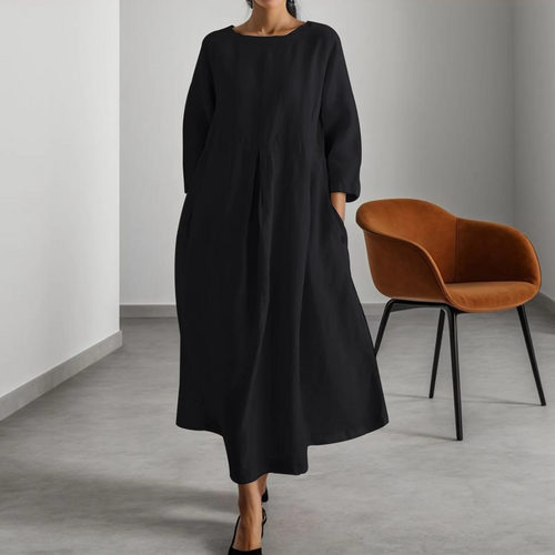 Amarae | Simple linen dress with round neckline