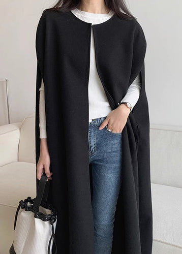 Amarae | Black wool coats with O neckline and relaxed sleeves