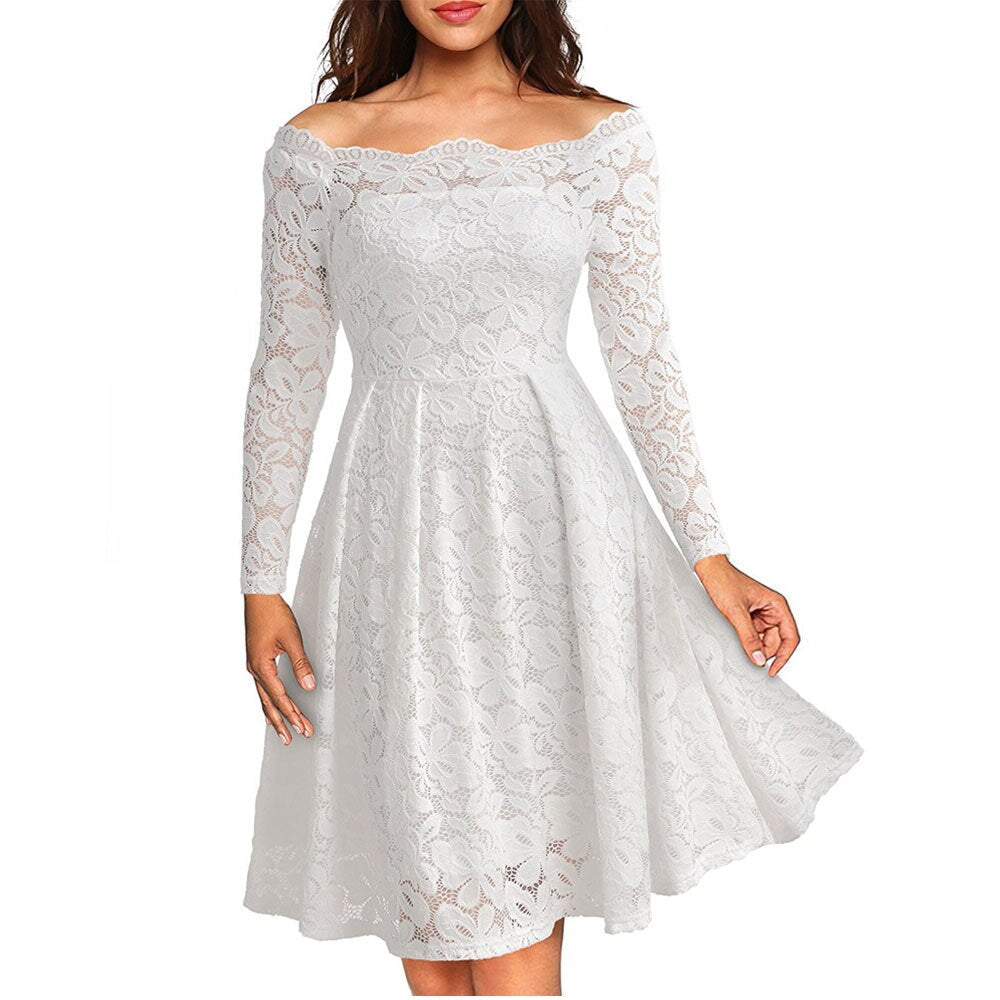 Lune London | Lace dress with a slit at the neckline and sleeves