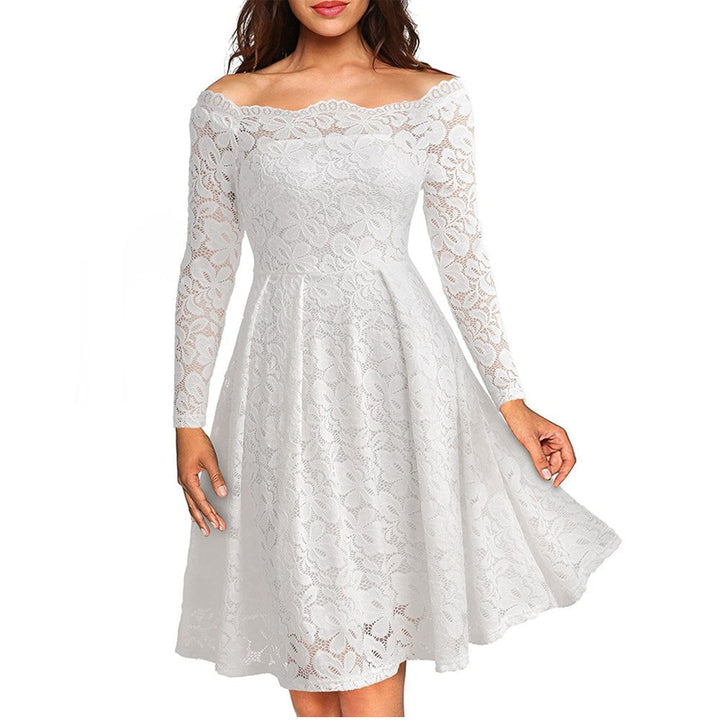 Lune London | Lace dress with a slit at the neckline and sleeves