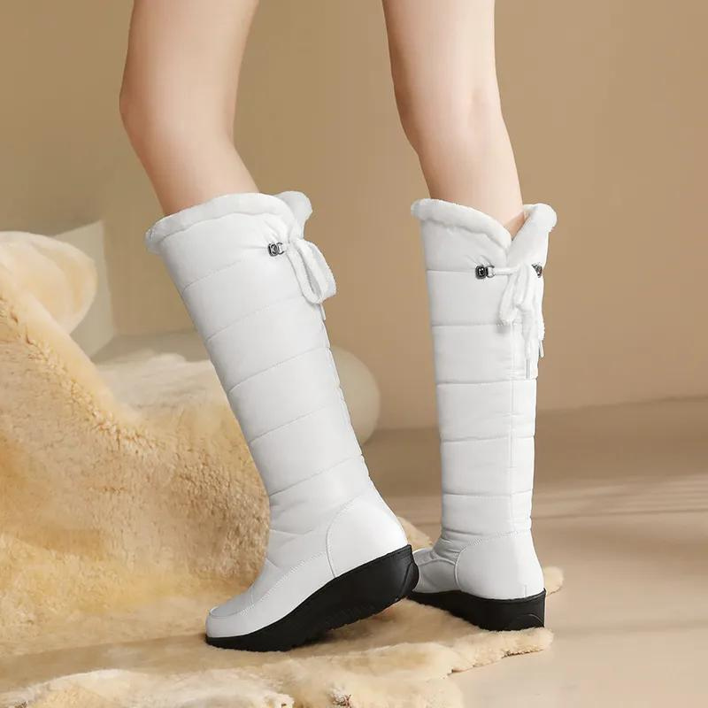 Chic Und Stil | Women's Winter Boots with Lining Warm and Comfortable
