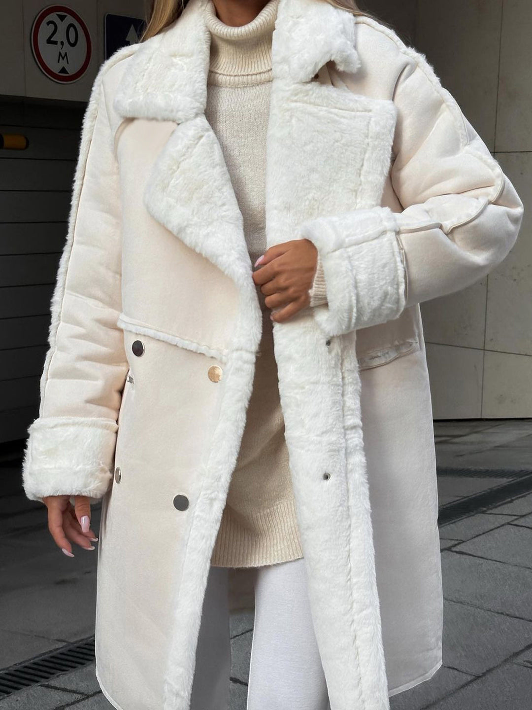 Lune London | Elegant Women's Coat Plus Size Winter Warmth with Soft Lapel
