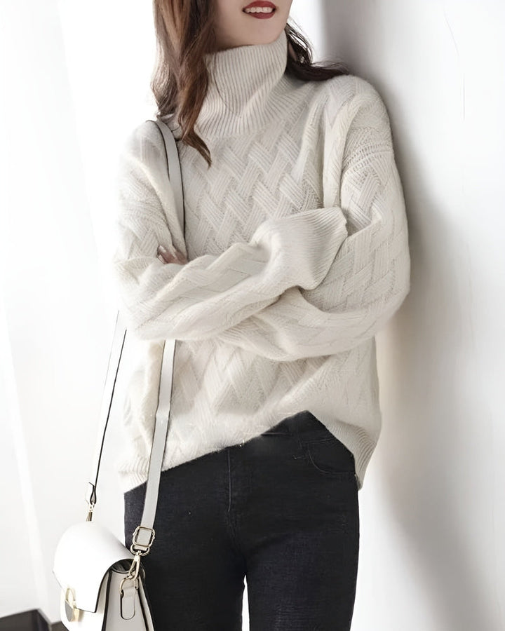 Chic Und Stil | Luxurious Cashmere Turtleneck Sweater for Elegance