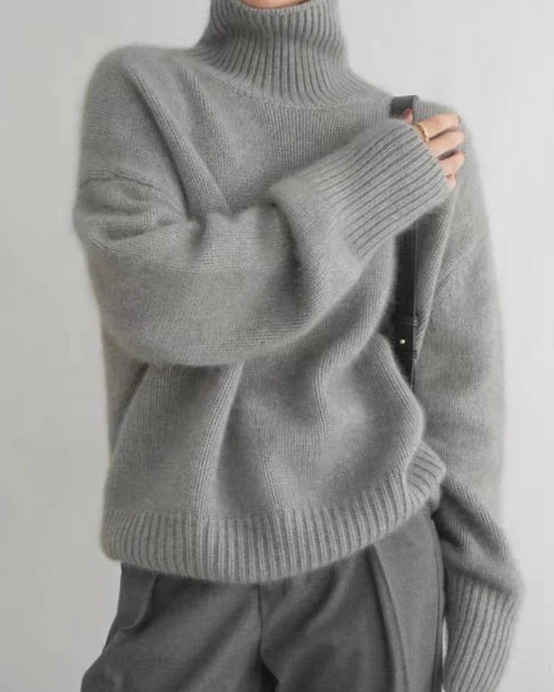 Chic Und Stil | Luxurious Cashmere Turtleneck Sweater for Women Amelia
