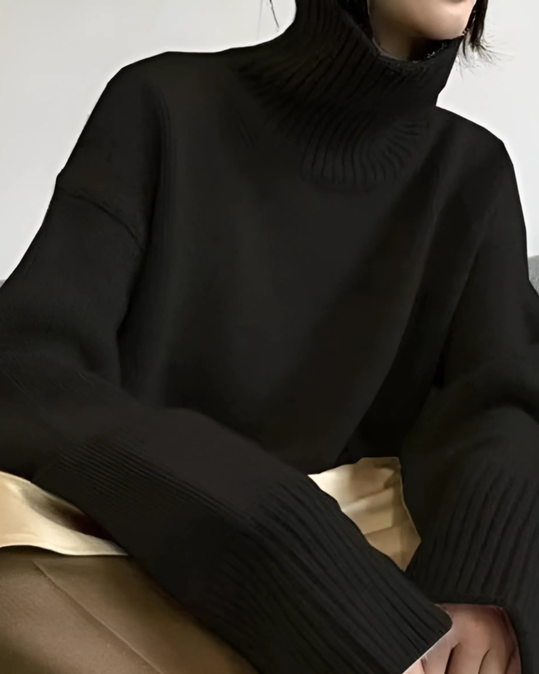 Lune London | Luxurious Cashmere Turtleneck Sweater for Women Amelia