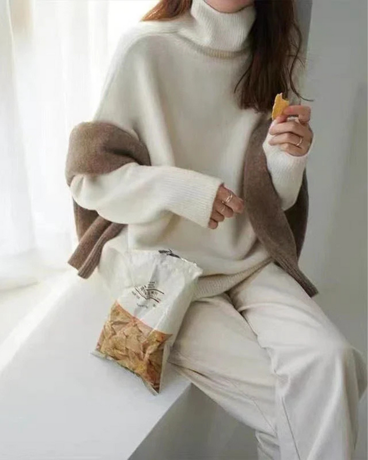 Lune London | Luxurious Cashmere Turtleneck Sweater for Women Amelia