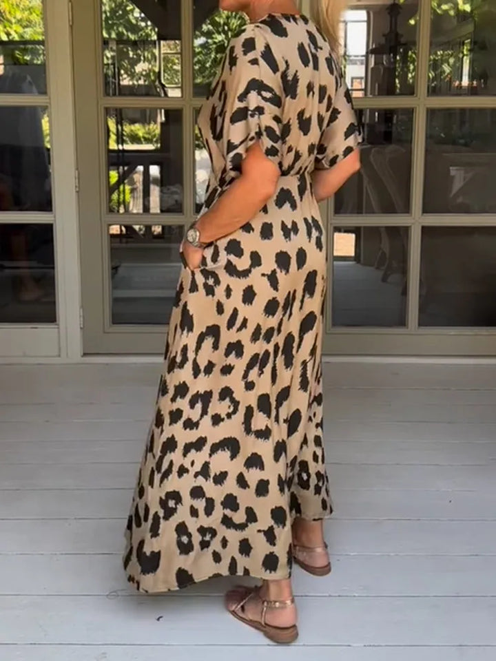 Lune London | Women's dress set with V-neck and leopard print