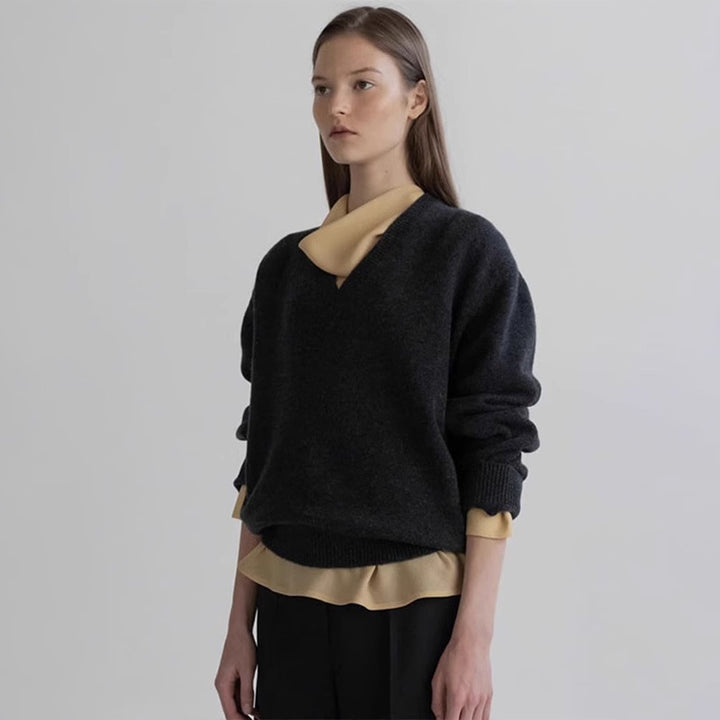 Pull décontracté pour femmes en V en matériau doux Chic & Stil