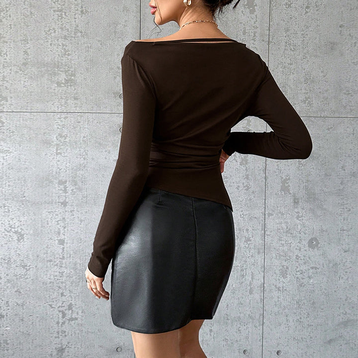 T-shirt à manches longues pour femmes avec coupe asymétrique raffinée et design d'épaule unique Chic & Stil