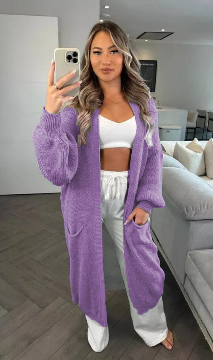 Ladies Large knitted coat with long sleeves and practical pockets Lune London