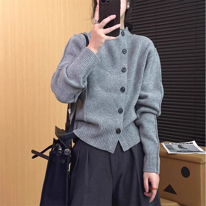 Cardigan pour dames avec fermeture à boutons et détails côtelés Chic & Stil
