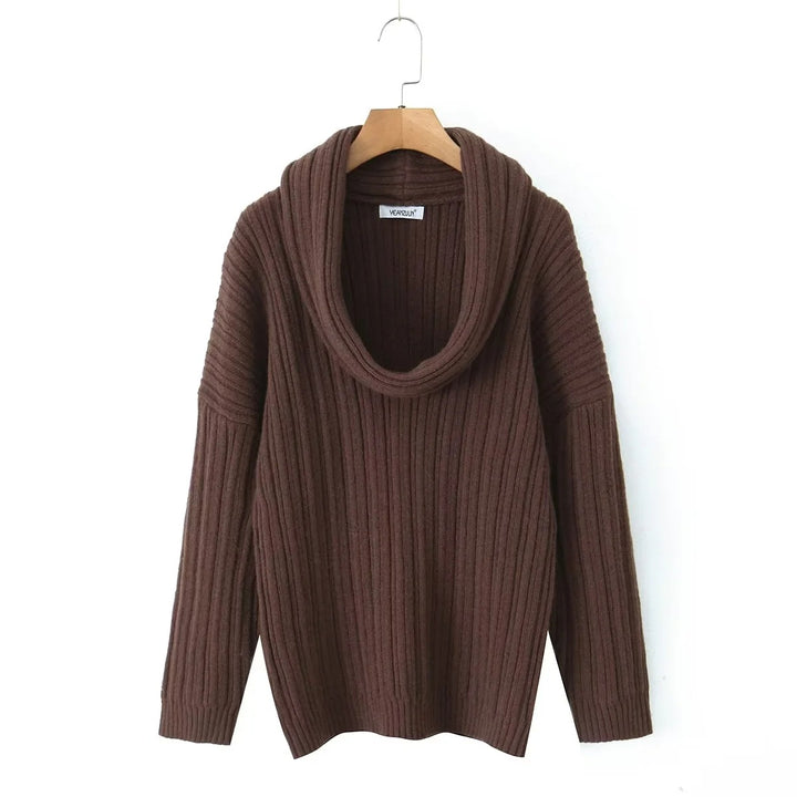 Women's sweater with wide turtleneck and structured ribbed design Lune London