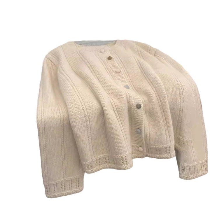 Ladies chunky knit cardigan with an elegant ribbed pattern and button closure Lune London