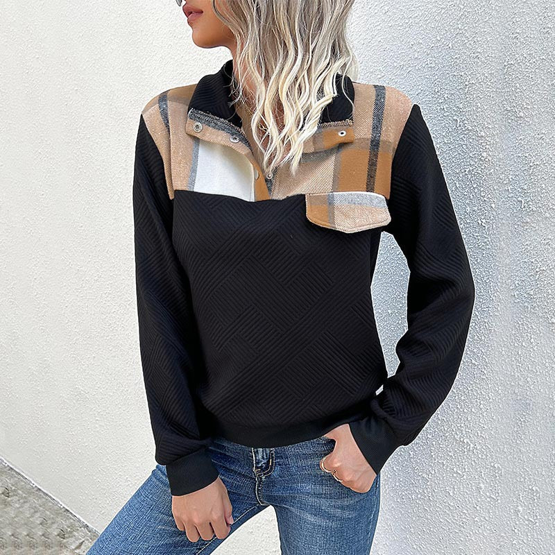 Comfortable sweatshirt for women with a modern checked pattern and a button placket Lune London