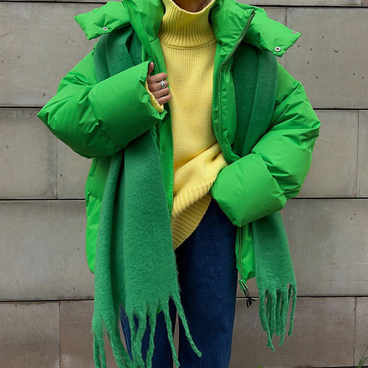 Women's winter coat with high collar and side pockets