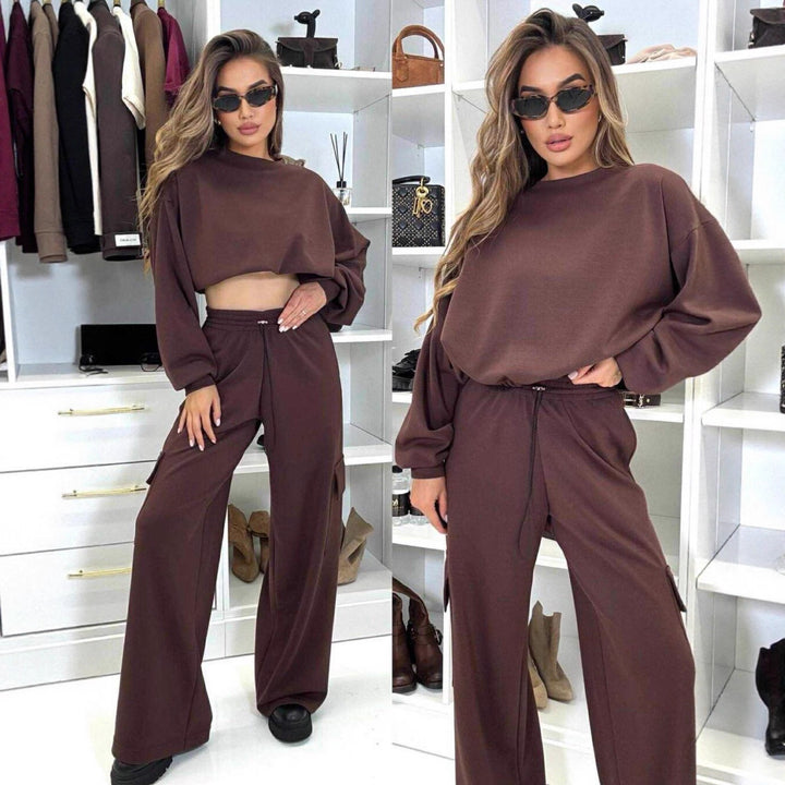 Oversized loungewear set for women with cropped sweatshirt and loose pants Lune London