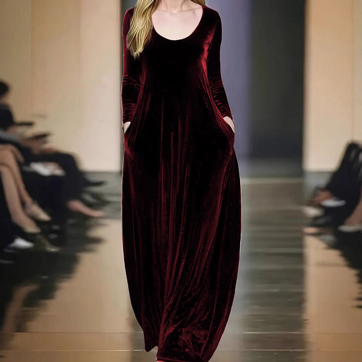 Maxi dress for women in velvety material with practical pockets Lune London