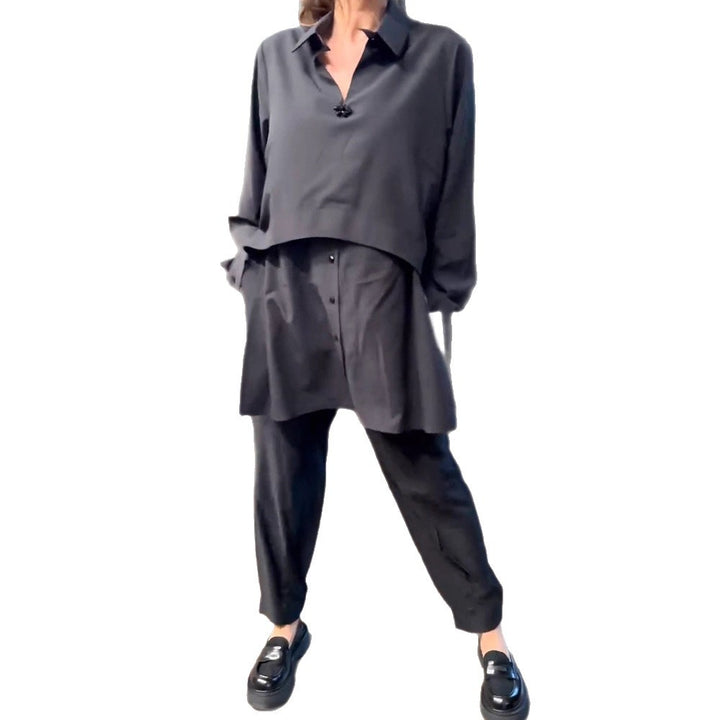 Costume décontracté pour femmes en deux pièces avec blouse et pantalon à la mode Chic & Stil