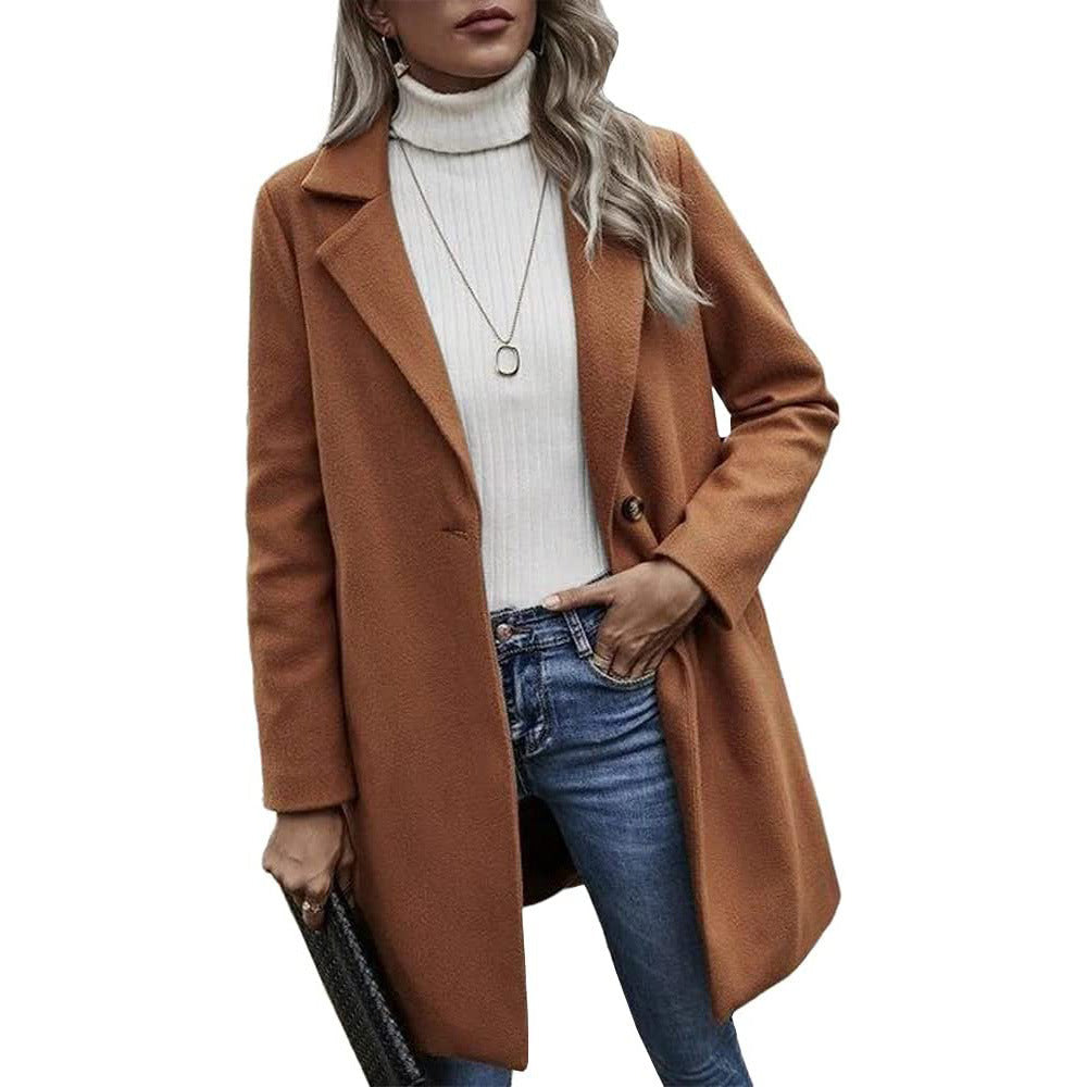 Stylish wool coat for women with chic lapels and style