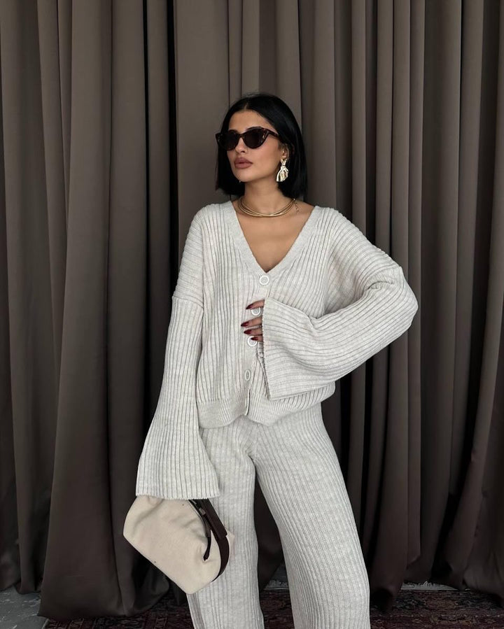 Women's knit loungewear set with a modern fit and comfortable V-neck Lune London