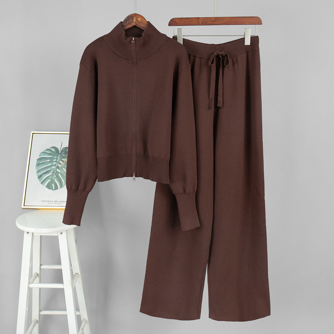 Ensemble de mode féminin tricoté avec col zippé et coupe ample Chic & Stil