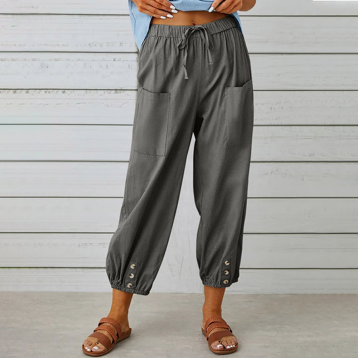 Trendy leisure pants for women with practical pockets and elastic straps Lune London