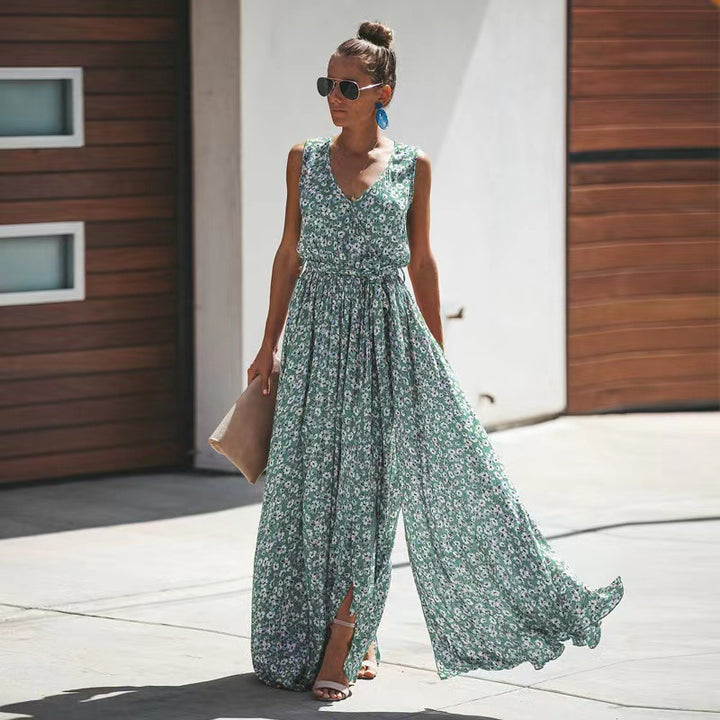 Women's maxi dress with floral design and high slit Lune London