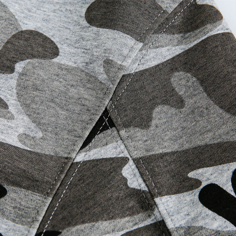 Unisex hooded jacket with camouflage pattern, full zipper and kangaroo pockets Amarae