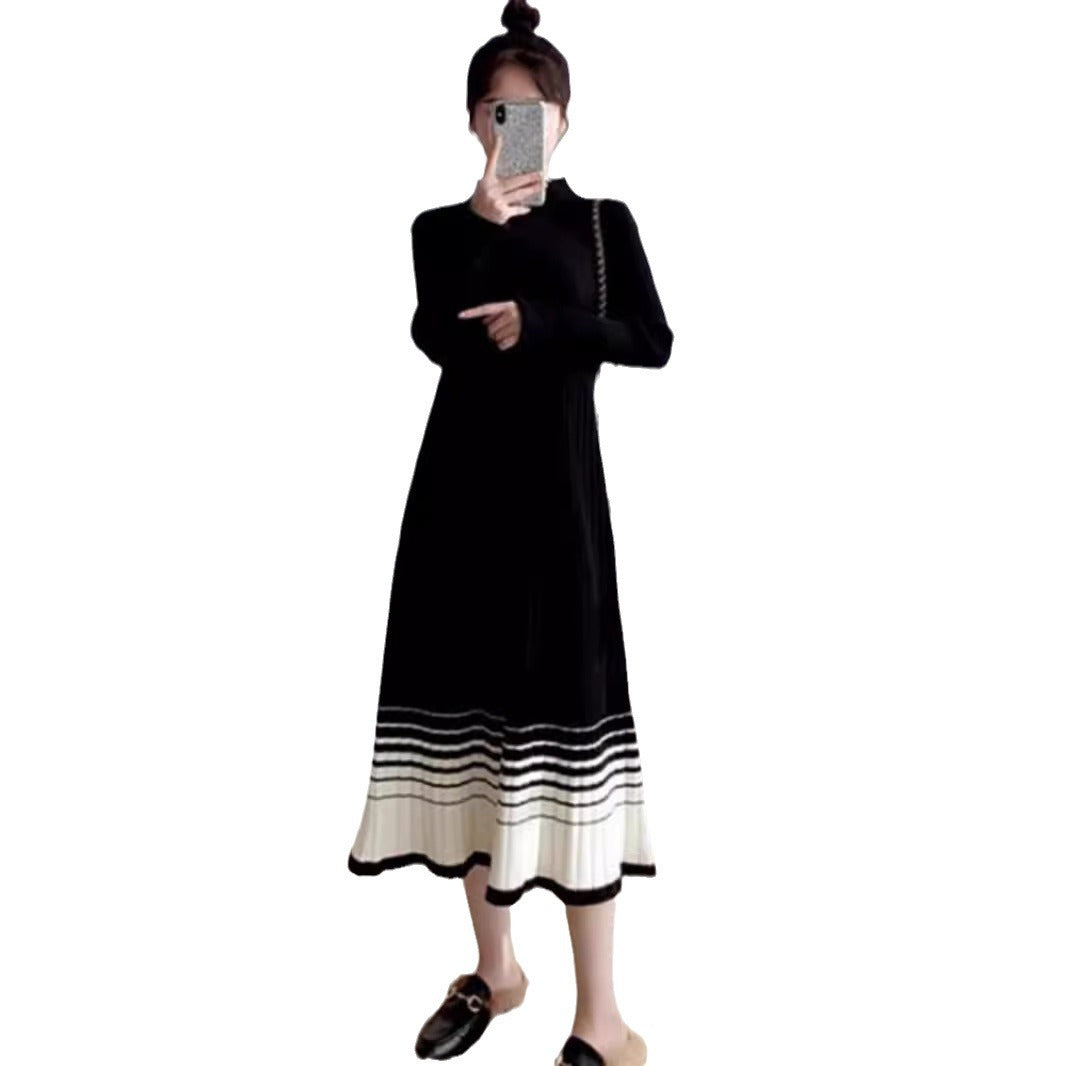 Fluid maxi dress for women with pleated details and contrasting hem Lune London