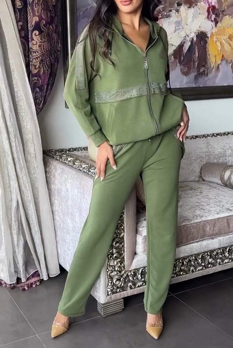 Ensemble de survêtement décontracté pour femmes avec coupe tendance et poches pratiques Chic & Stil
