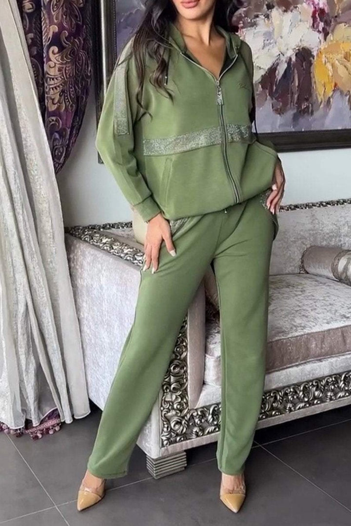 Ensemble de survêtement décontracté pour femmes avec coupe tendance et poches pratiques Chic & Stil