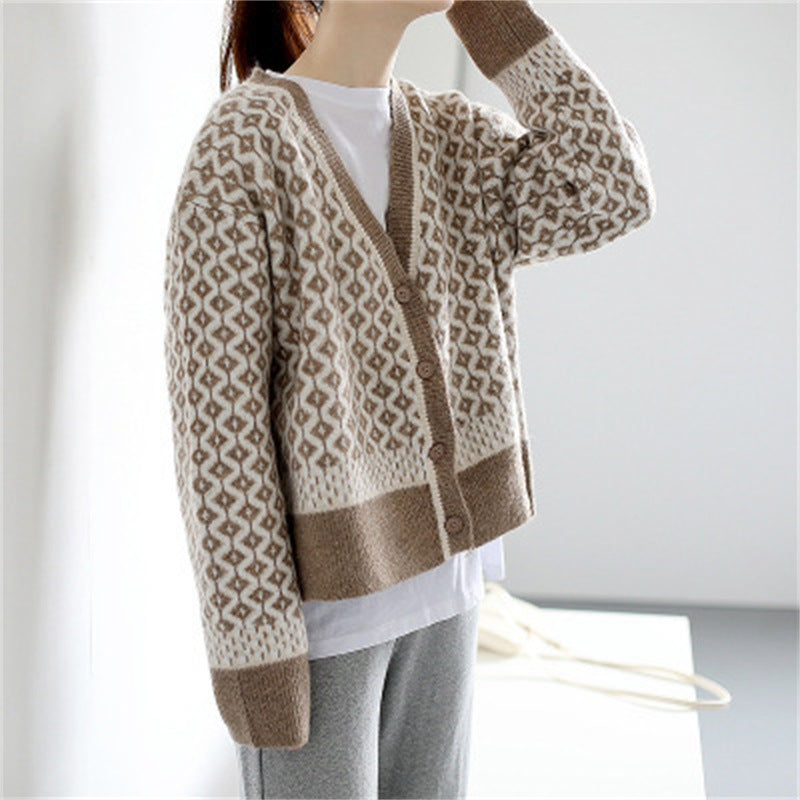 Knitted women's jacket with geometric design and button closure Lune London
