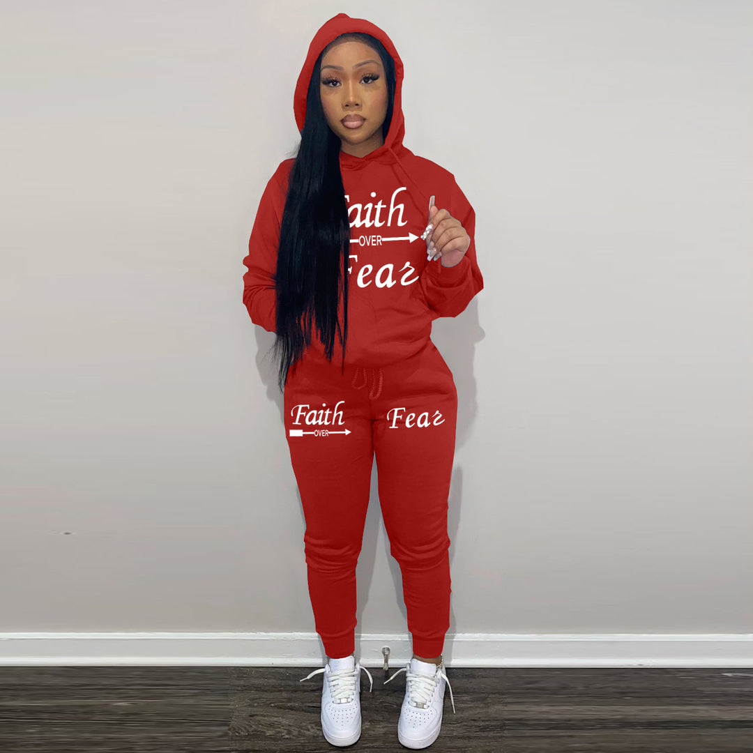 Sweatshirt and jogger set for women with inspiring quote Lune London