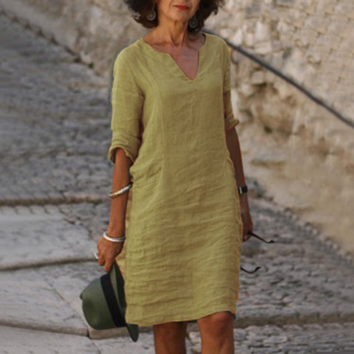 Linen dress for women with a relaxed fit and elegant V-neck Lune London